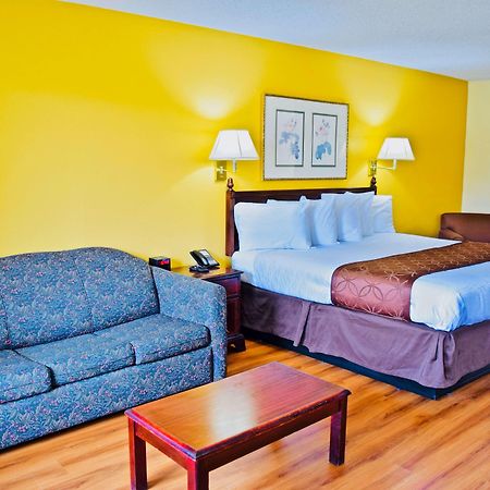 Days Inn By Wyndham Burleson Ft. Worth Bagian luar foto