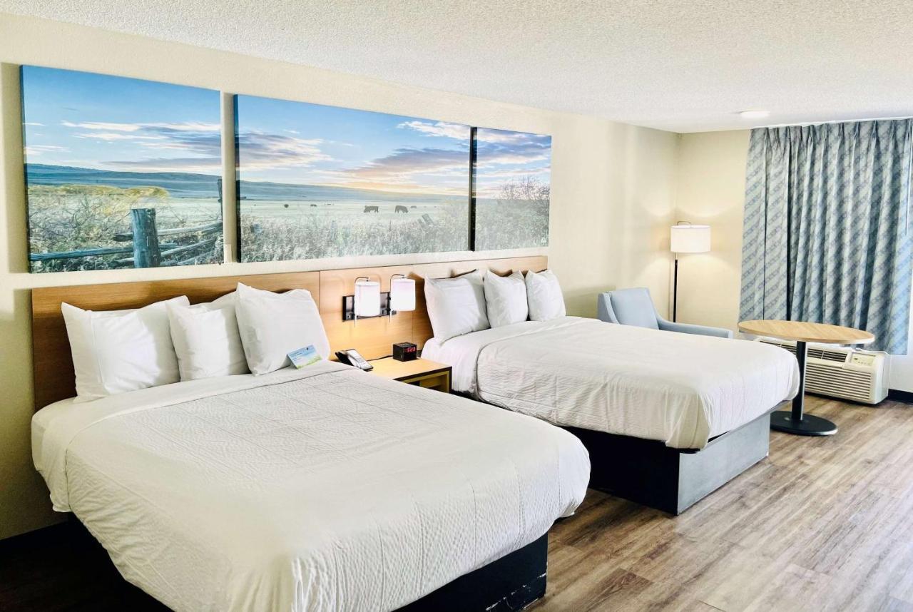 Days Inn By Wyndham Burleson Ft. Worth Bagian luar foto