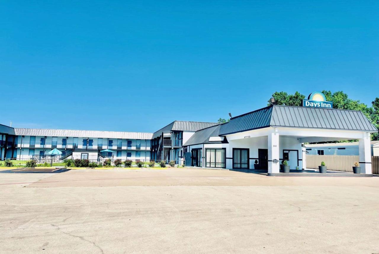 Days Inn By Wyndham Burleson Ft. Worth Bagian luar foto