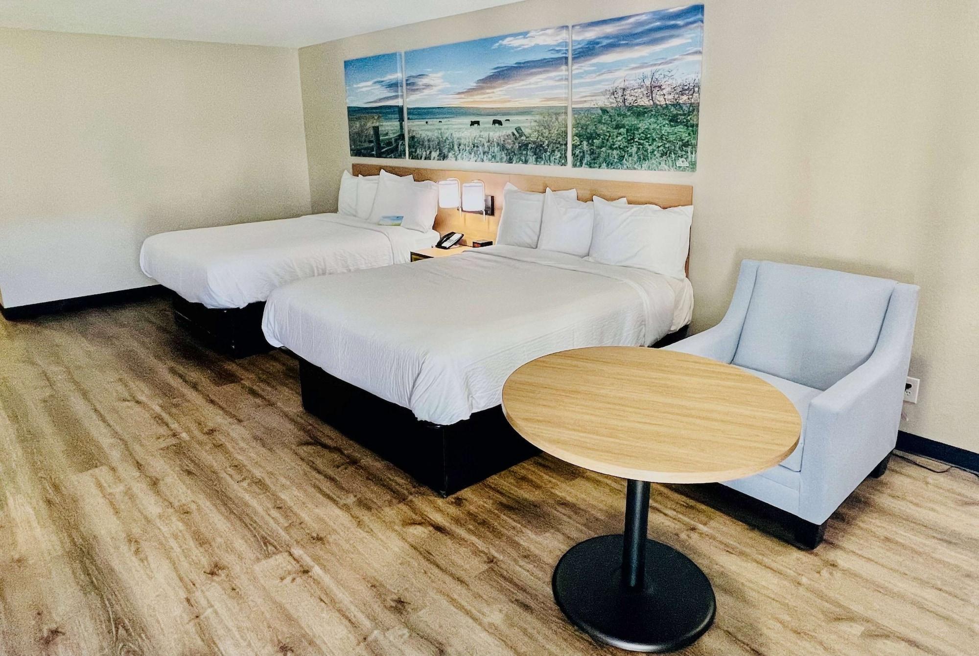 Days Inn By Wyndham Burleson Ft. Worth Bagian luar foto